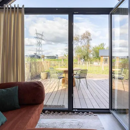 Tiny House With A Fenced Garden In - Garden Shed - 8 펜션 *